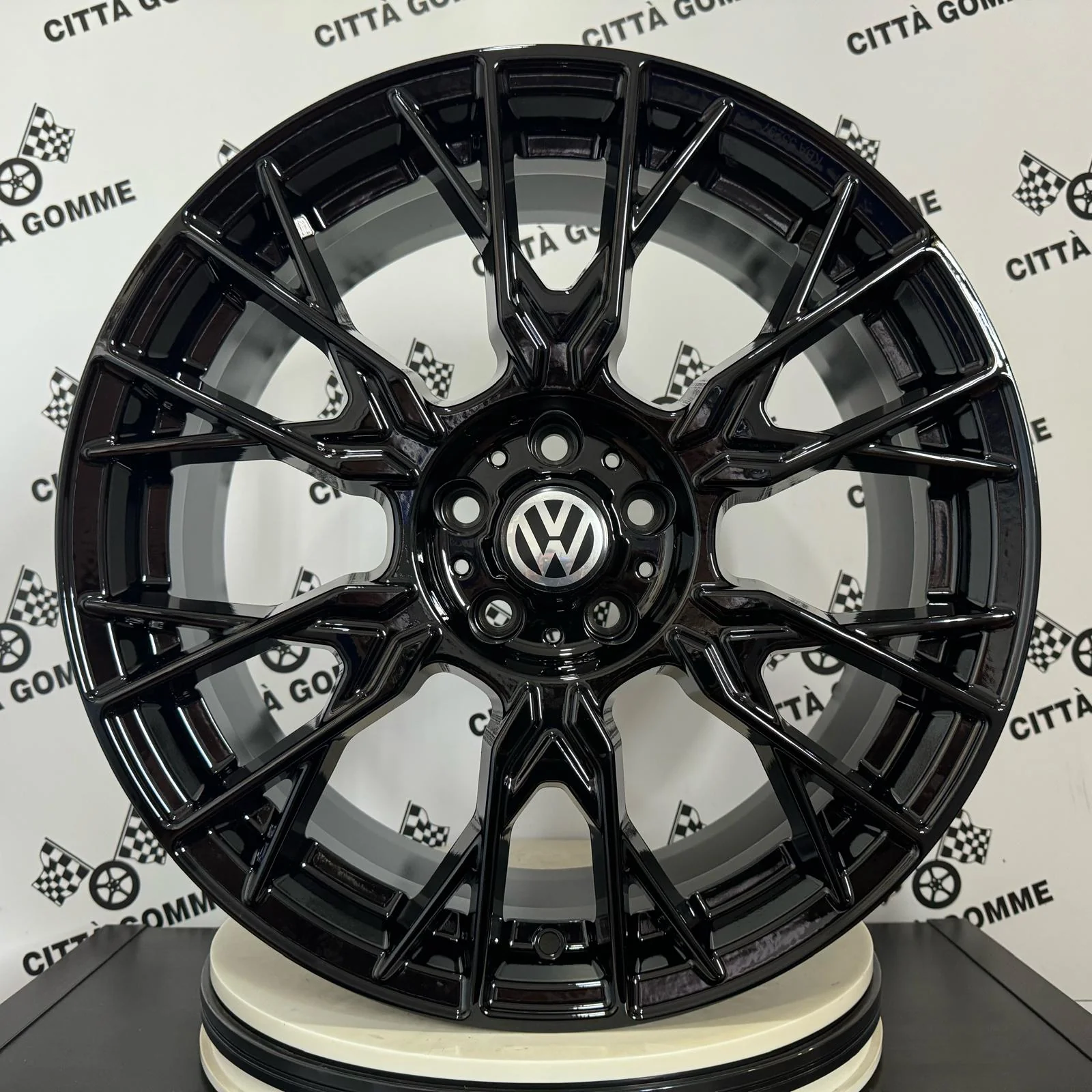Set 4 Cerchi in lega Fender per Volkswagen Golf 5 6 7 8 T-Roc Tiguan Eos Touran Touareg Caddy Jetta Beetle Sharan ID3 ID4 ID5 ID6 ID7 - Image 3