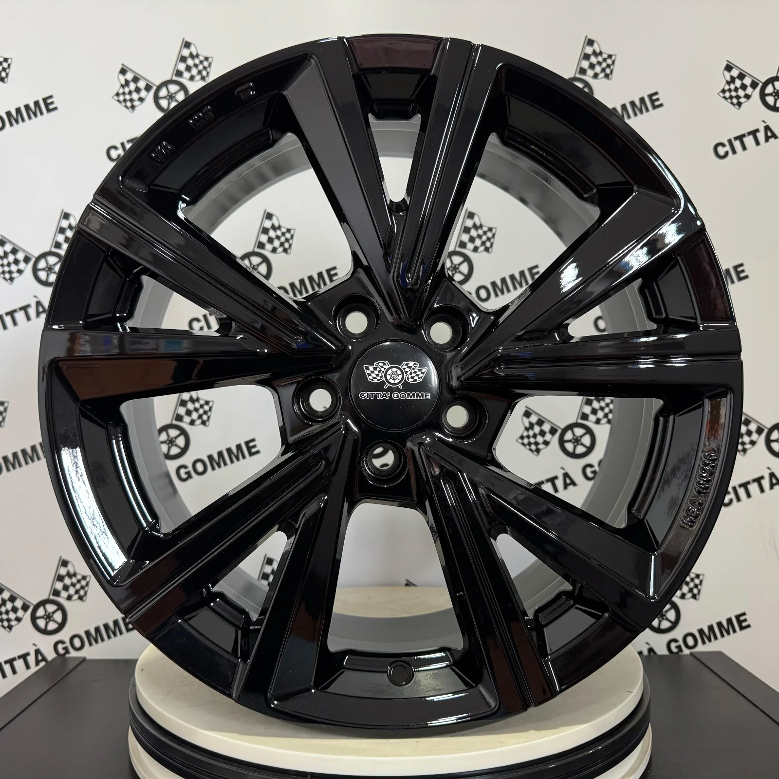 Set 4 Cerchi in lega QVARZ per LEXUS ES300H GS 300 430 IS200 IS220 IS250 IS300 NX RX UX