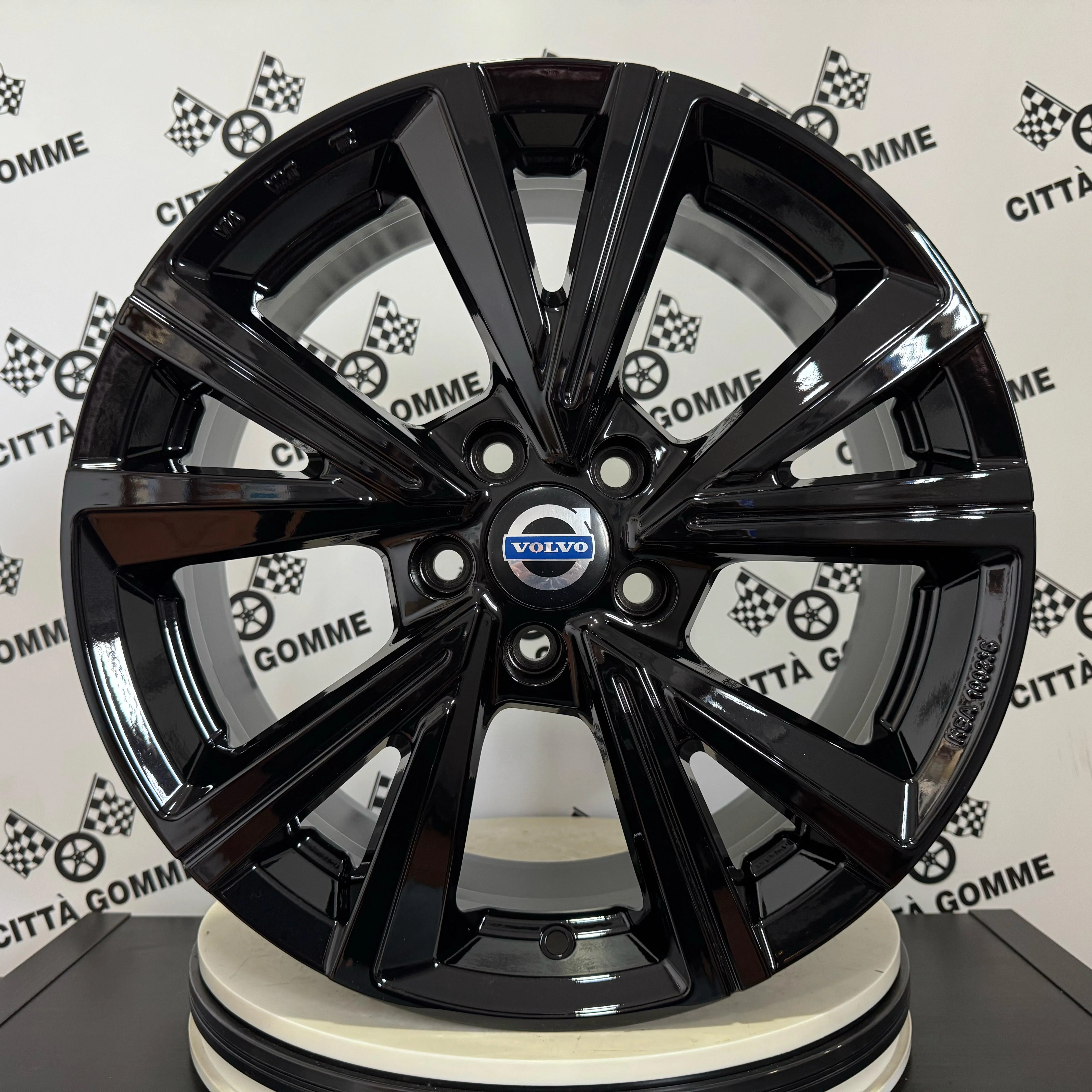 Set 4 Cerchi in lega QVARZ per VOLVO C30 C70 S40 S60 S80 S90 V40 V50 V60 V70 V90 XC40 XC60 XC70