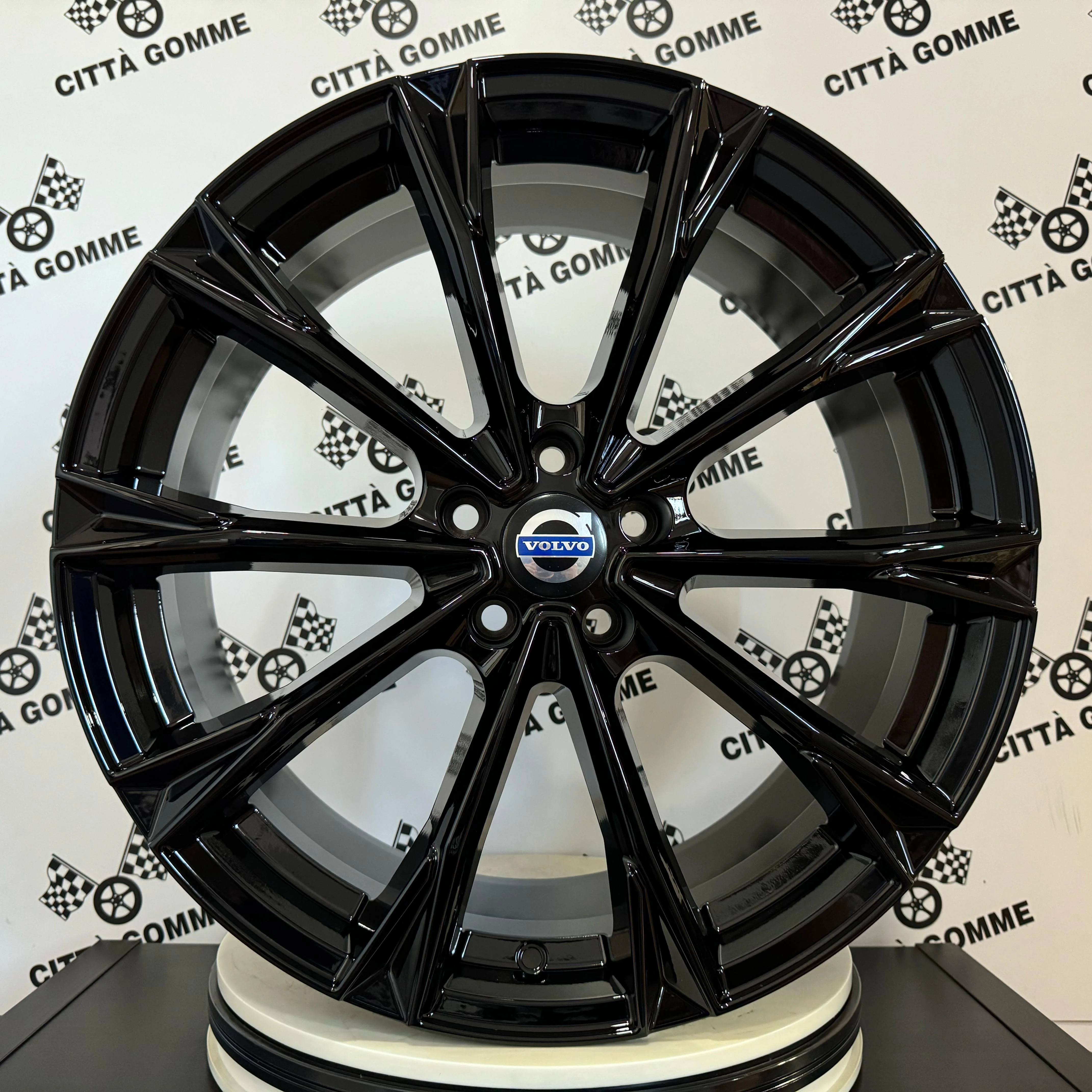 Set 4 Cerchi in lega Totale per Volvo C30 C70 S40 S60 S80 S90 V40 V50 V60 V70 V90 - Image 5