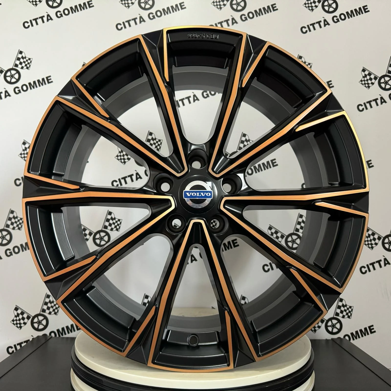 Set 4 Cerchi in lega Totale per Volvo C30 C70 S40 S60 S80 S90 V40 V50 V60 V70 V90 - Image 8