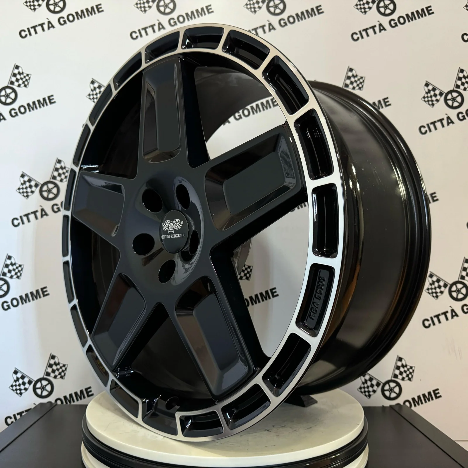 Set 4 Cerchi in lega TREK per Volkswagen BEETLE GOLF VI PHANTEON ID3 T-ROC TOUAREG TIGUAN TOURAN - Image 2